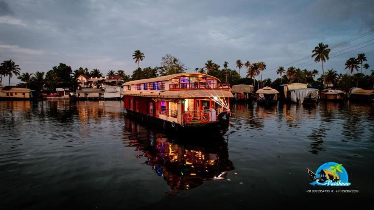 Vaishnav Tours Hotel Alappuzha Ngoại thất bức ảnh