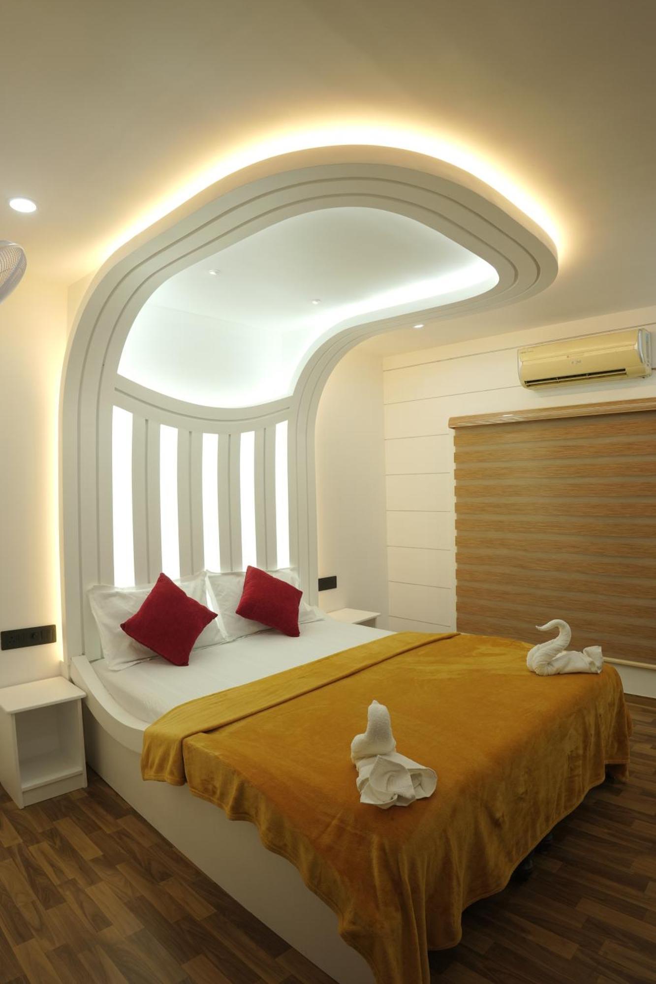 Vaishnav Tours Hotel Alappuzha Ngoại thất bức ảnh