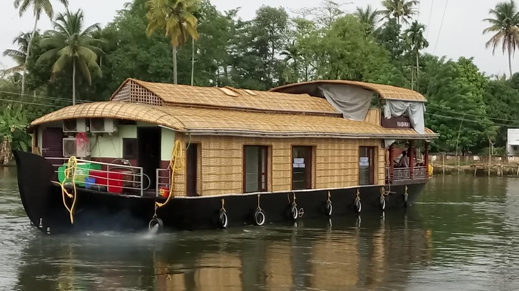 Vaishnav Tours Hotel Alappuzha Ngoại thất bức ảnh